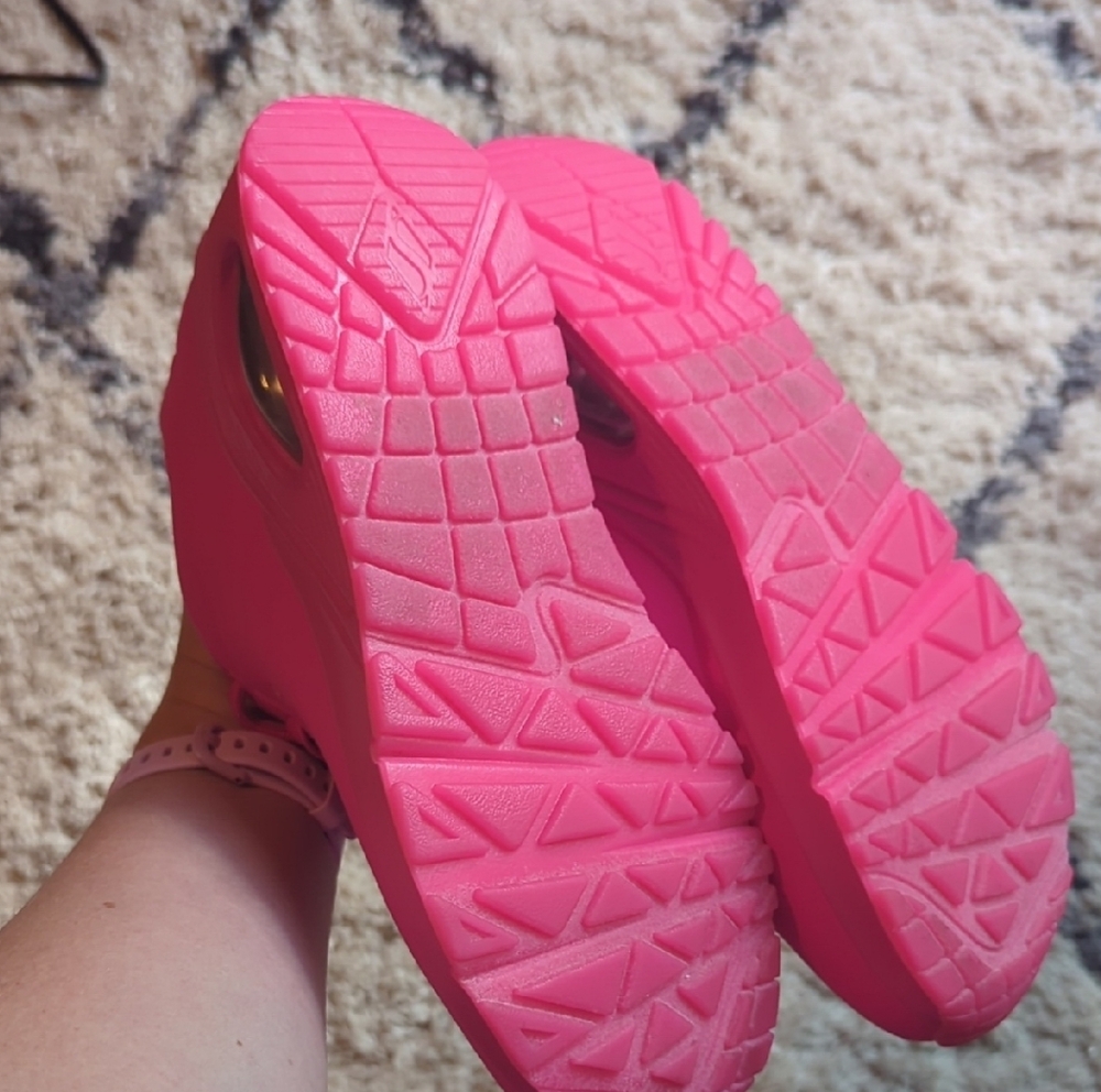 Skechers Women's Vibrant Pink Sneakers - Picture 4 of 5